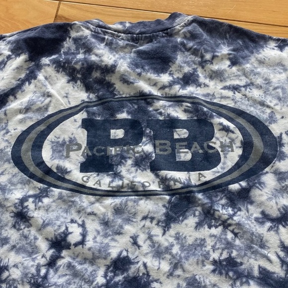 Tshirt - Picture 1 of 3